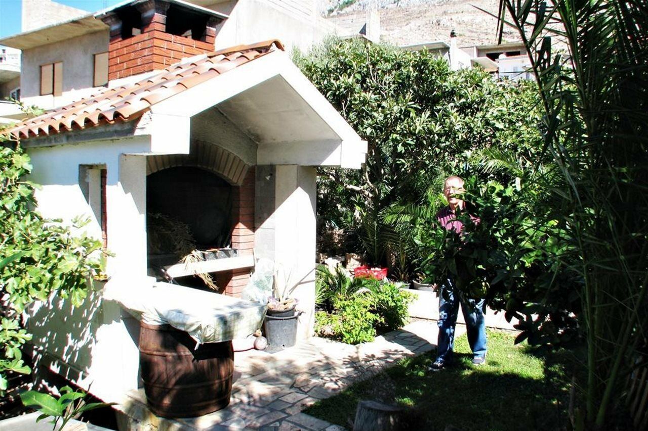 Apartments Miljak Omiš Buitenkant foto
